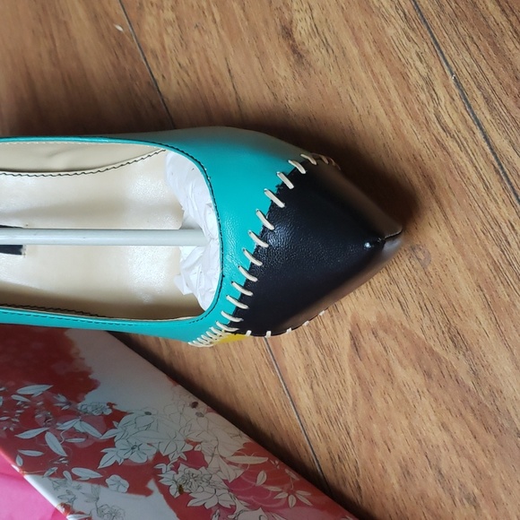 New multicolor Chinese laundry heels Msrp $40 - Picture 8 of 10